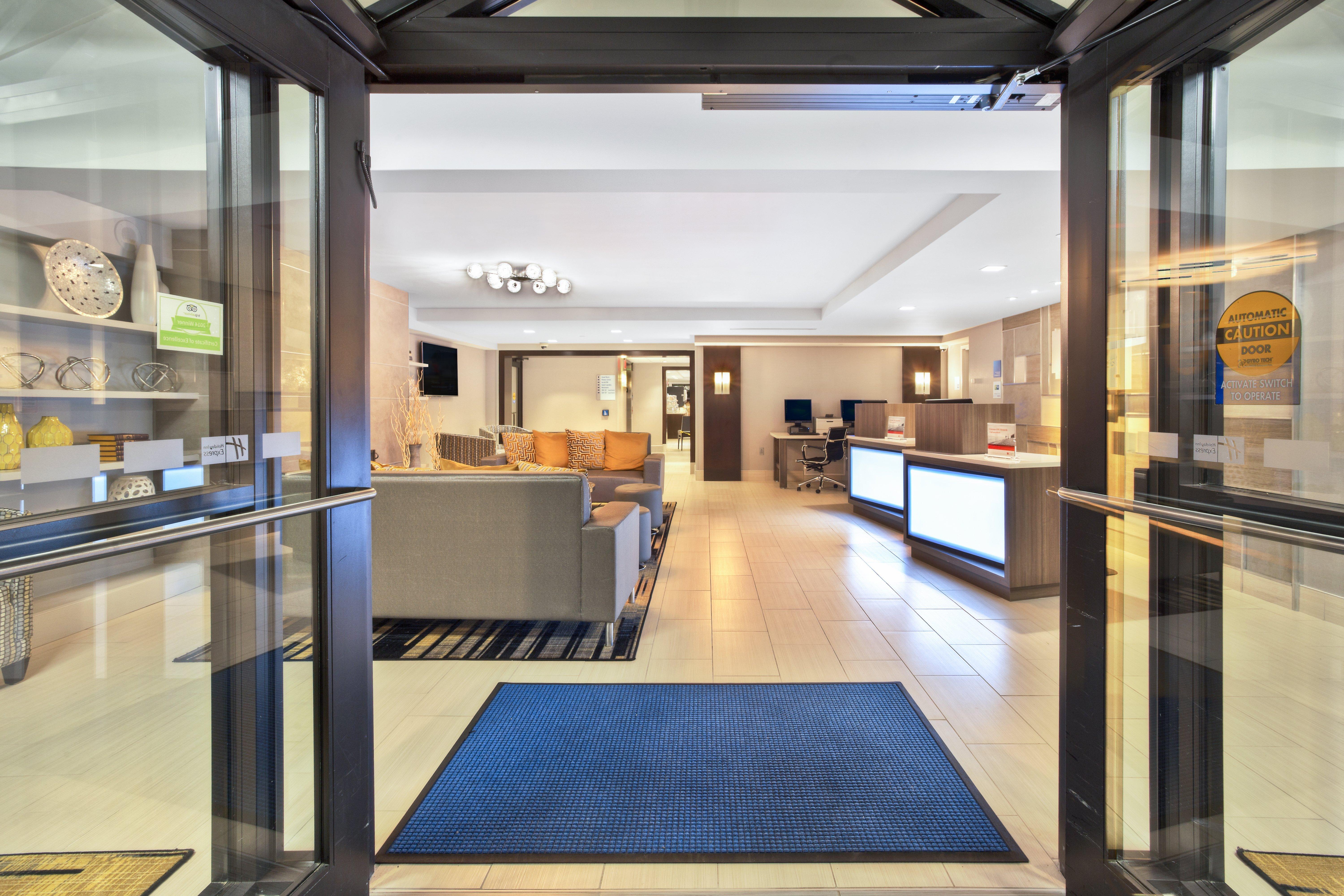 Holiday Inn Express Boston-Waltham By Ihg Exterior foto