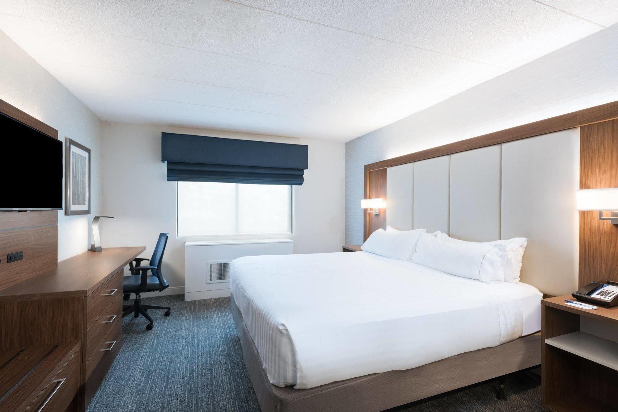 Holiday Inn Express Boston-Waltham By Ihg Exterior foto