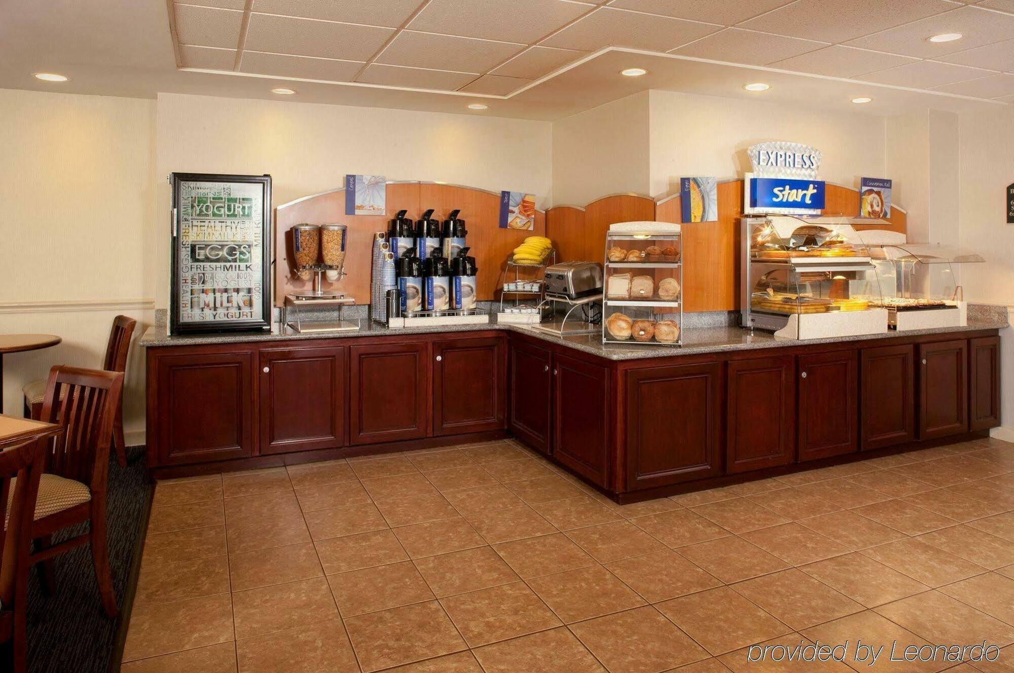 Holiday Inn Express Boston-Waltham By Ihg Restaurante foto